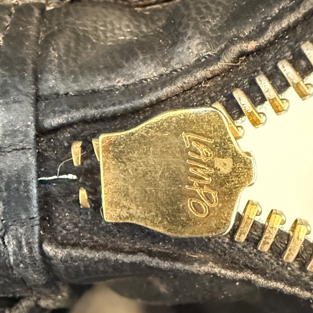 Chanel Caviar Vanity Case - Picture 9 of 11